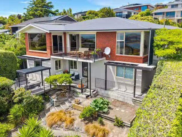 House for sale in Chaslands, Canterbury