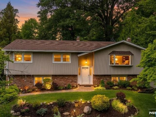 House for sale in Woodcliff Lake, New Jersey
