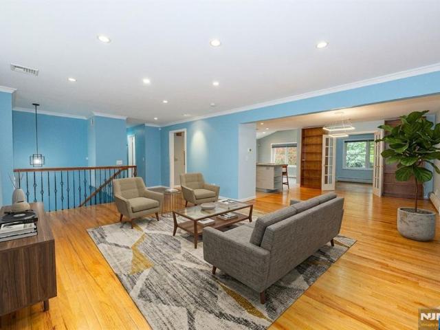House for sale in Woodcliff Lake, New Jersey