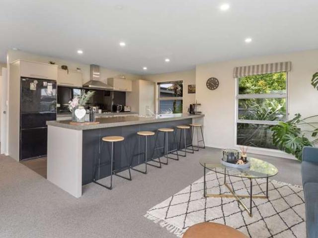 House for sale in Chaslands, Canterbury