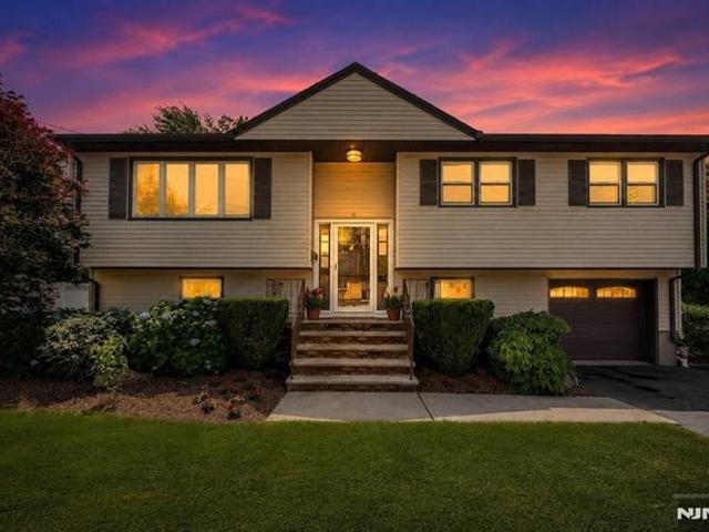 House for sale in Little Ferry, New Jersey