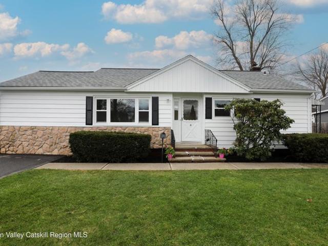 House for sale in Bloomington, New York