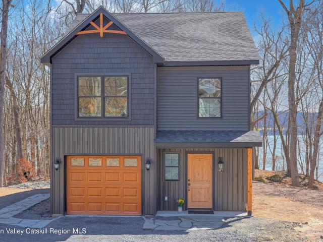 House for sale in Bloomington, New York