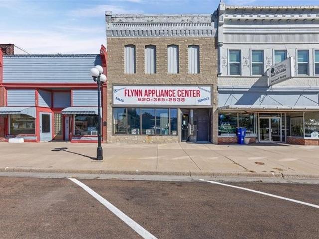 Condo for sale in Iola, Allen County