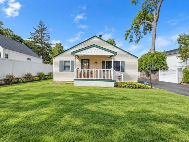 House for sale in Nesconset, Town of Smithtown