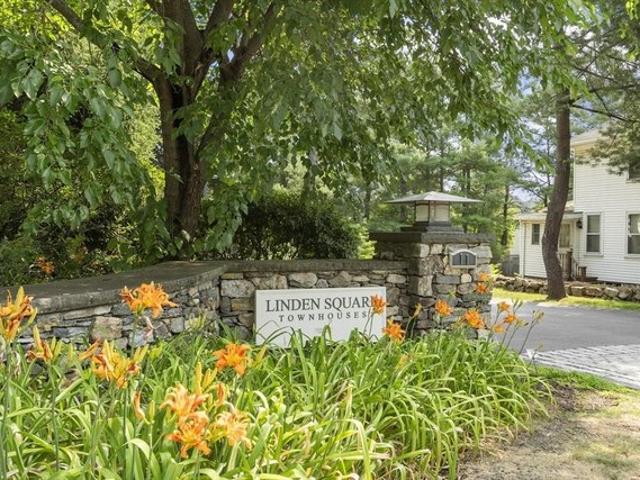Condo for sale in Wellesley, Massachusetts
