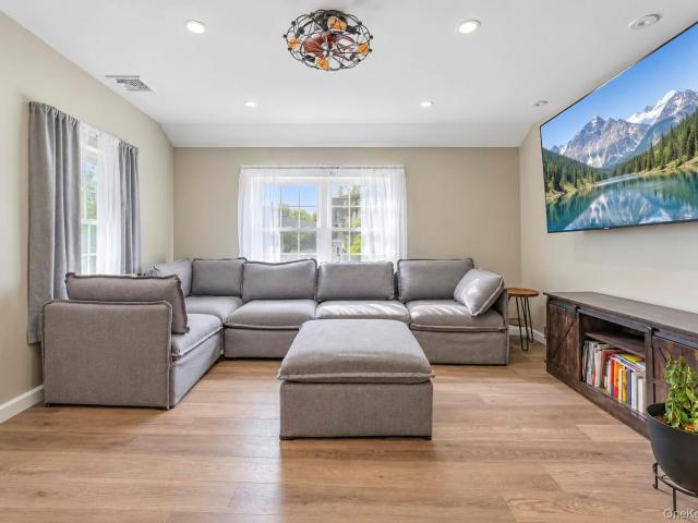 House for sale in Lake Ronkonkoma, Town of Smithtown