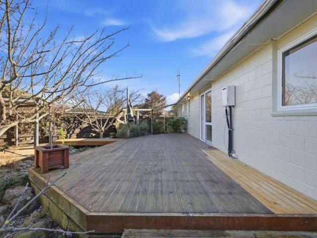 House for sale in Chaslands, Canterbury