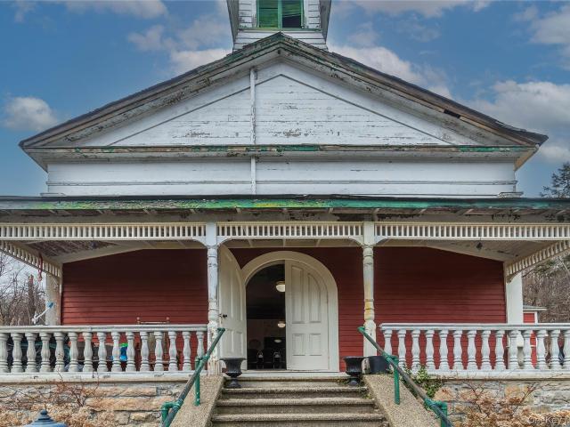 House for sale in Southfields, New York