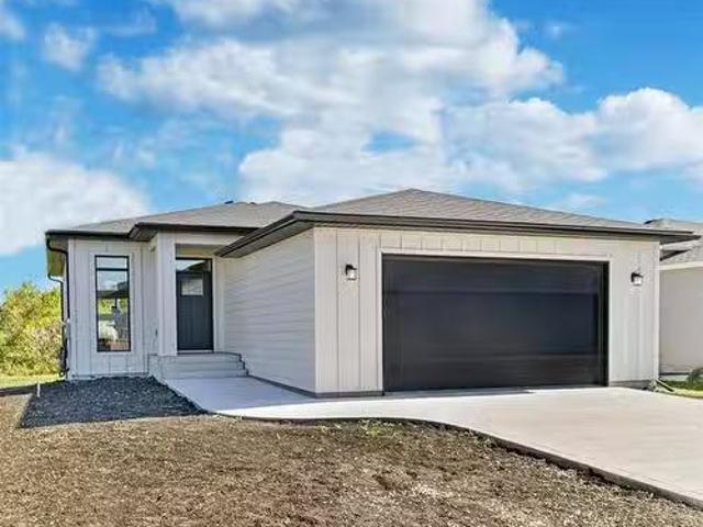 House for sale in St. Adolphe, Manitoba