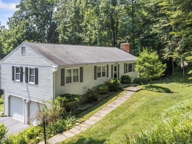 House for sale in Newtown, Western Connecticut Planning Region