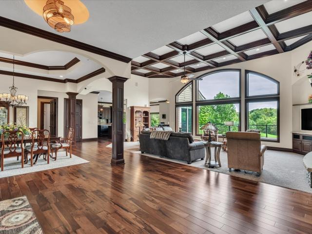 House for sale in Pebble Creek South, Le Claire