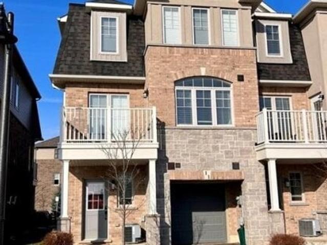 Townhouse for rent in Ancaster, Ontario