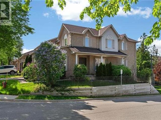 Townhouse for sale in Ancaster, Ontario