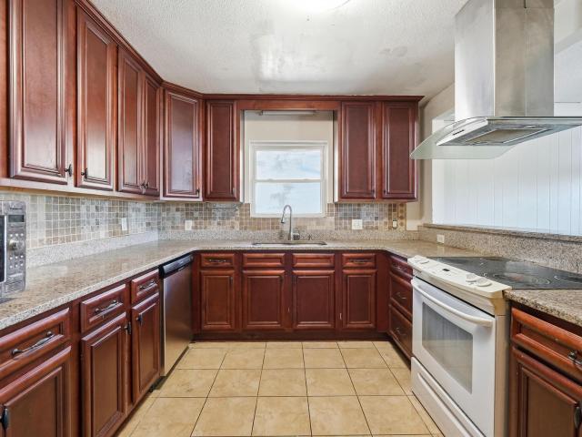 House for sale in Shalimar, Florida