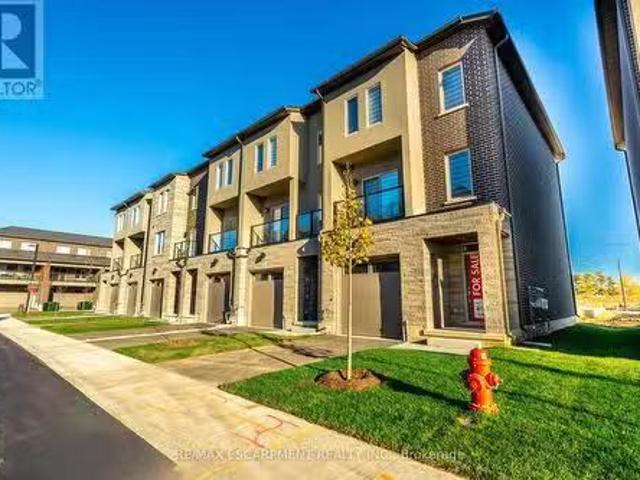 Condo for sale in Ancaster, Ontario
