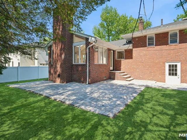 House for sale in Englewood Cliffs, New Jersey