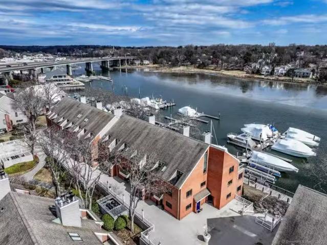 Apartment for rent in Darien
