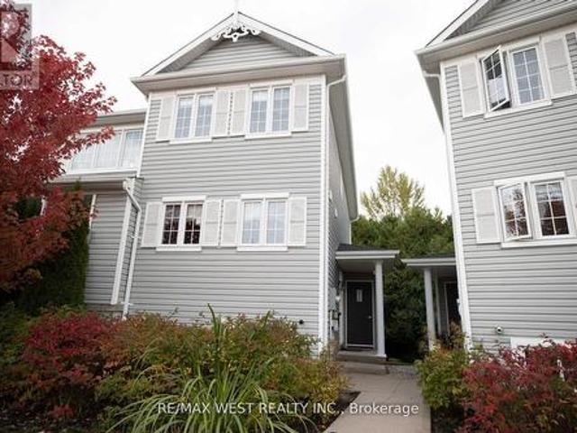 Townhouse for rent in Collingwood