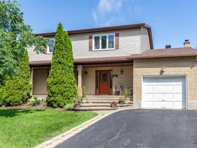 House for sale in Kirkland, Montréal (région administrative)