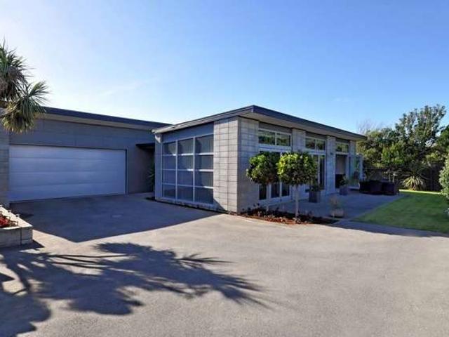 House for rent in Chaslands, Canterbury
