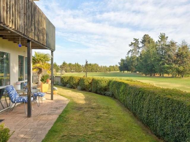 House for rent in Chaslands, Canterbury