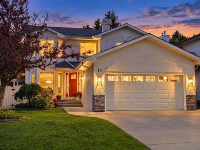 House for sale in Signal Hill, Calgary