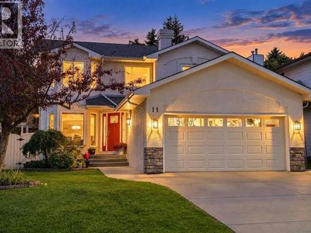 House for sale in Signal Hill, Calgary