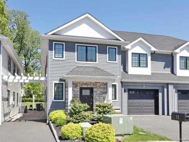 Condo for sale in Rockland, New York