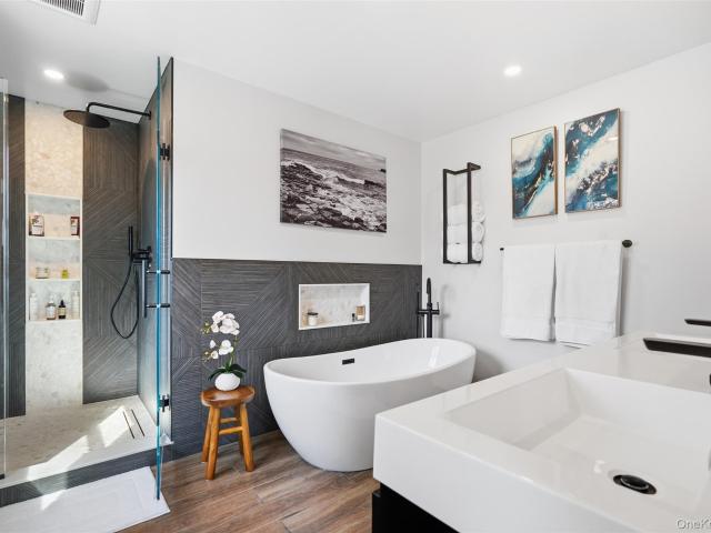 House for sale in Baldwin Place, New York