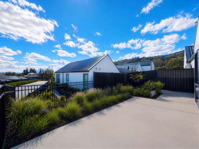 Apartment for rent in Chaslands, Canterbury
