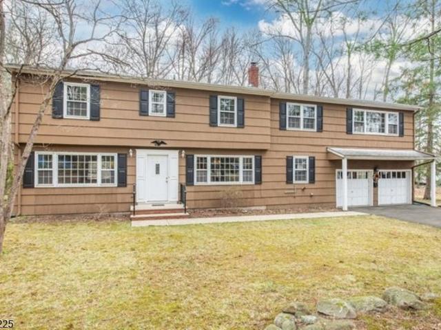 House for sale in Montvale, New Jersey