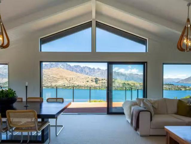 House for sale in Otakou