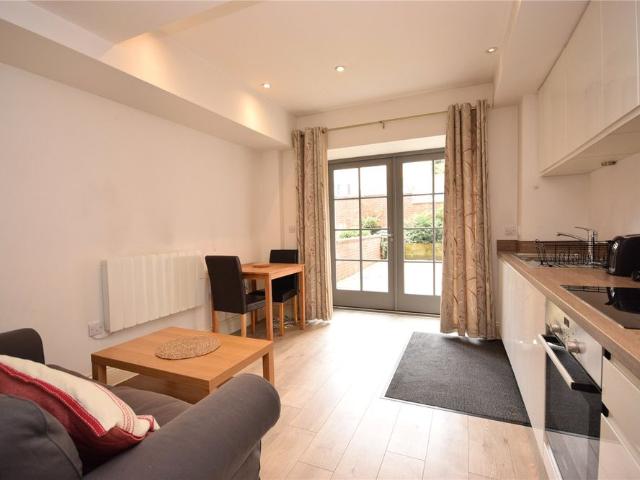 Apartment for rent in Hyde Park, West Yorkshire