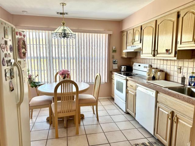 Condo for sale in Coram