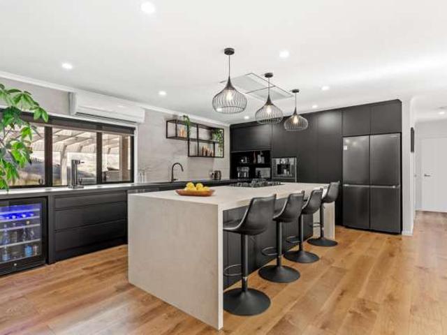 House for sale in Whangaparaoa