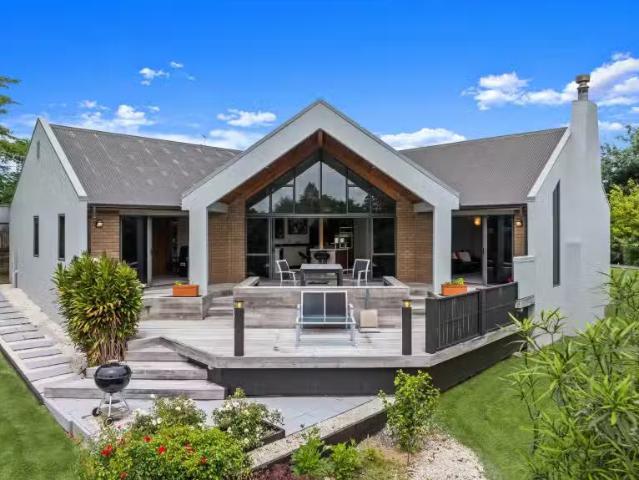 House for sale in Awhitu