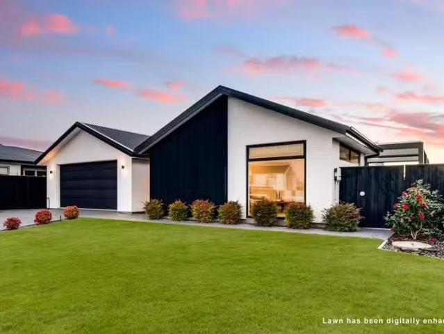 House for sale in Chaslands, Canterbury