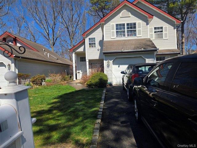 House for sale in Centereach, New York