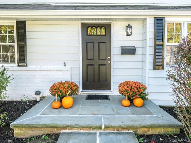 House for sale in Glenwood Landing, Nassau County