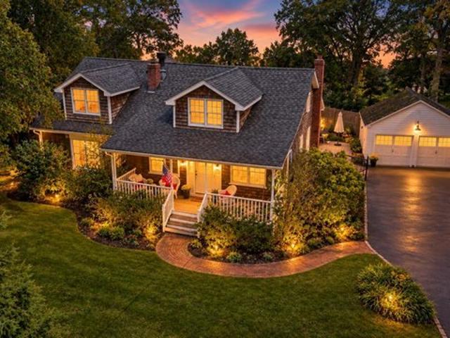 House for sale in Sound Beach, Town of Brookhaven