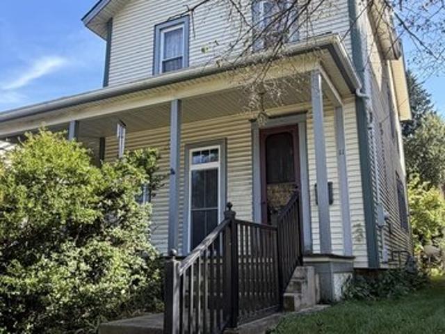 House for sale in Warren, Warren County