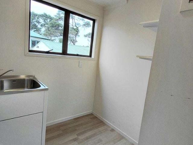 House for rent in Paremoremo