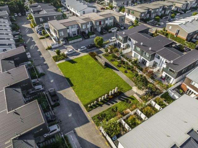 Townhouse for rent in Mount Wellington
