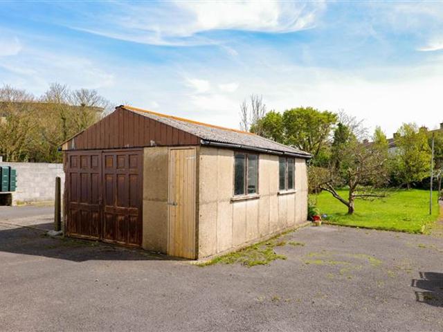 Detached House for sale in Salthill, Gaillimh