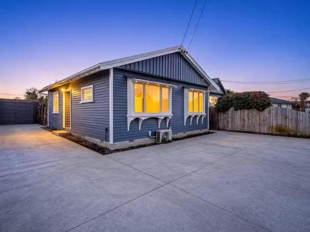 House for sale in Chaslands, Canterbury