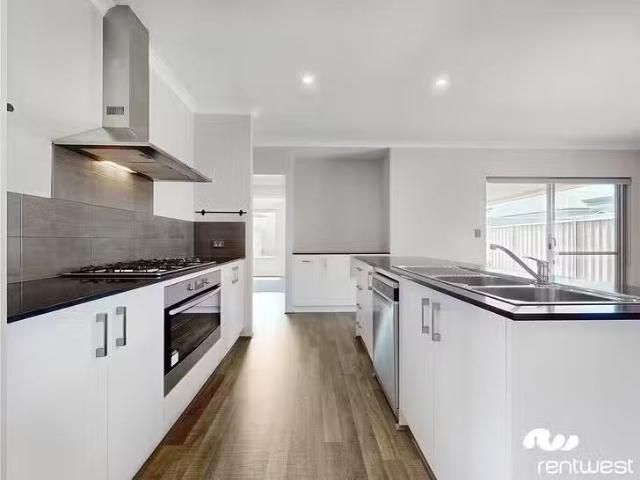 House for rent in Golden Bay