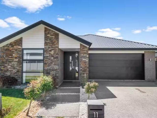 House for sale in Chaslands, Canterbury