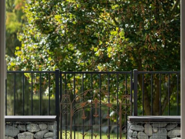 Property for sale in Chaslands, Canterbury