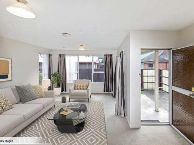 Apartment for sale in Chaslands, Canterbury